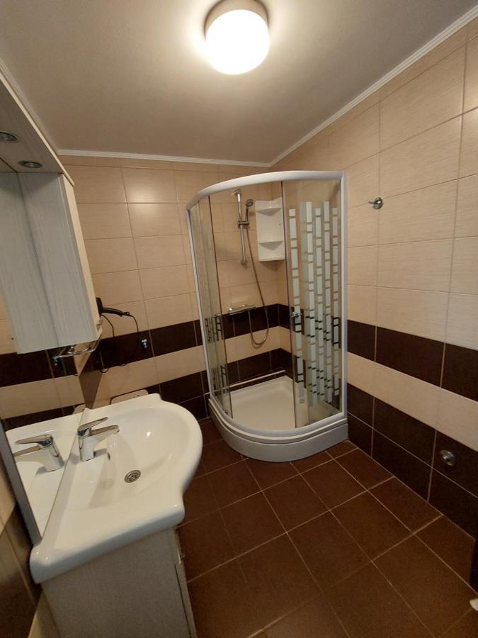 Holiday Baška Voda Екстериор снимка
