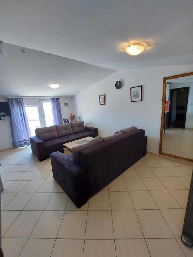 Holiday Baška Voda Екстериор снимка