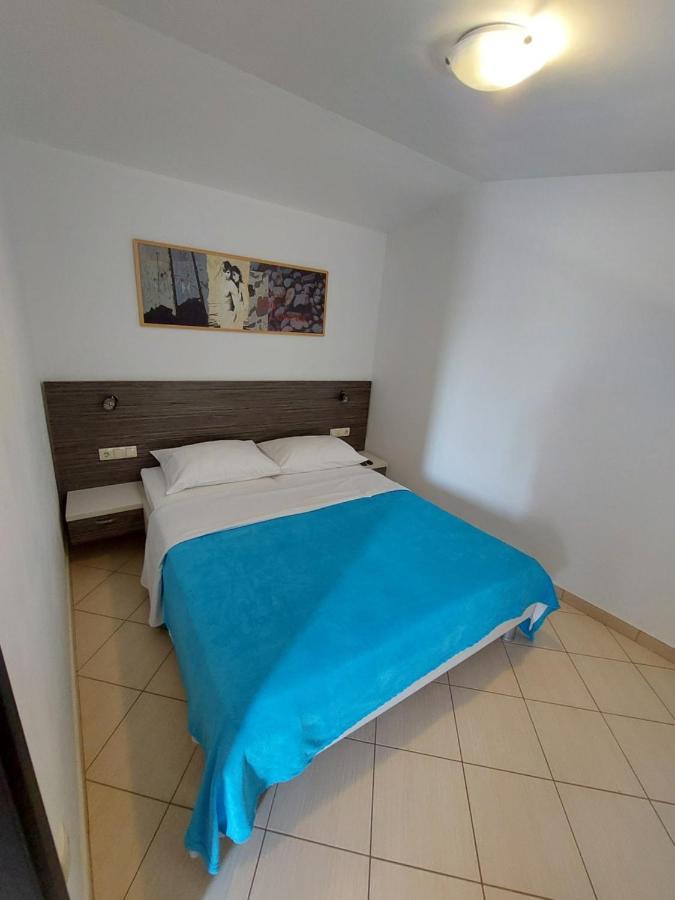 Holiday Baška Voda Екстериор снимка