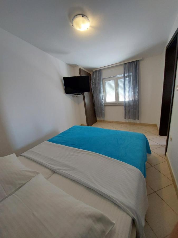 Holiday Baška Voda Екстериор снимка