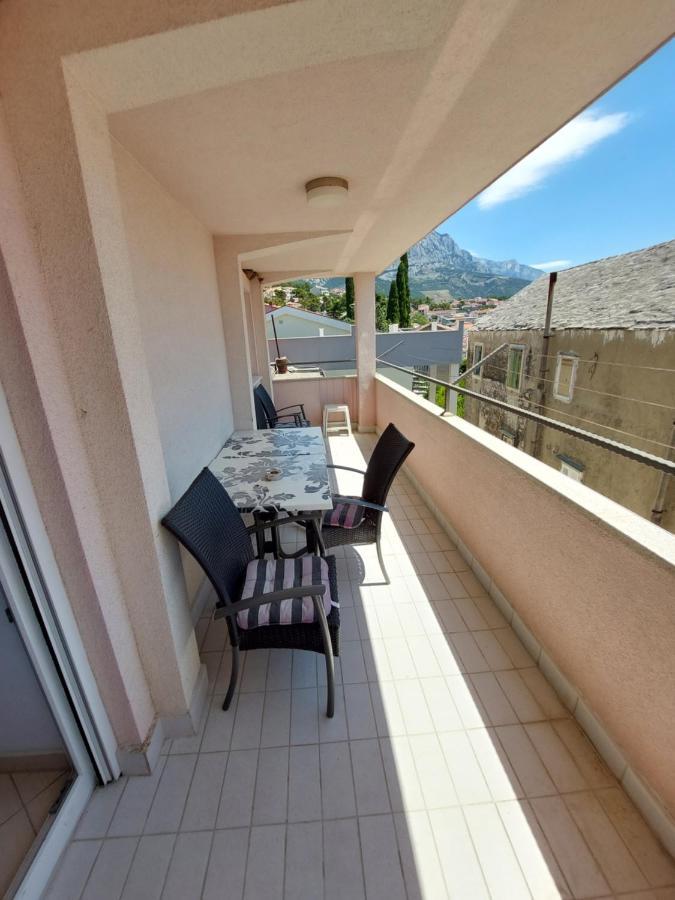 Holiday Baška Voda Екстериор снимка