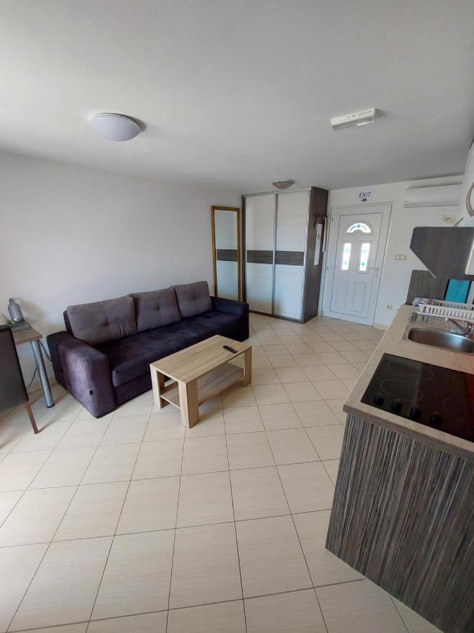 Holiday Baška Voda Екстериор снимка