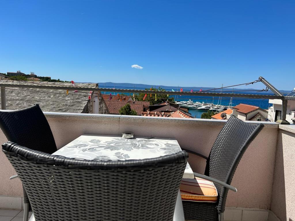Holiday Baška Voda Екстериор снимка