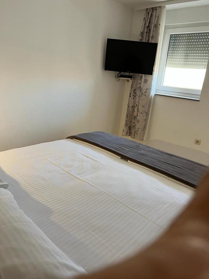 Holiday Baška Voda Екстериор снимка